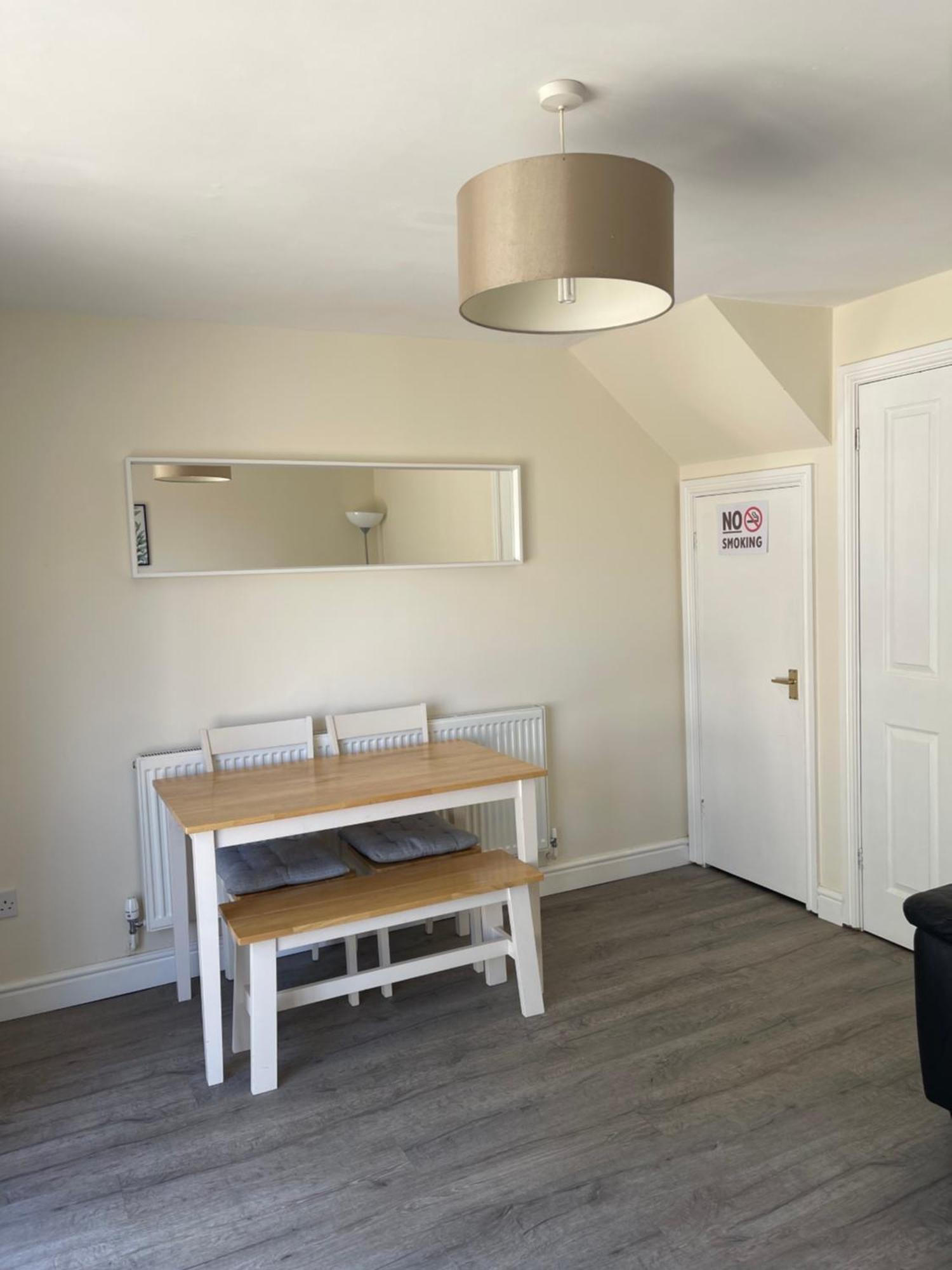 House Number 4 Sleeps Up To 4 With Smart Tvs In Every Room Wellington  Exteriör bild